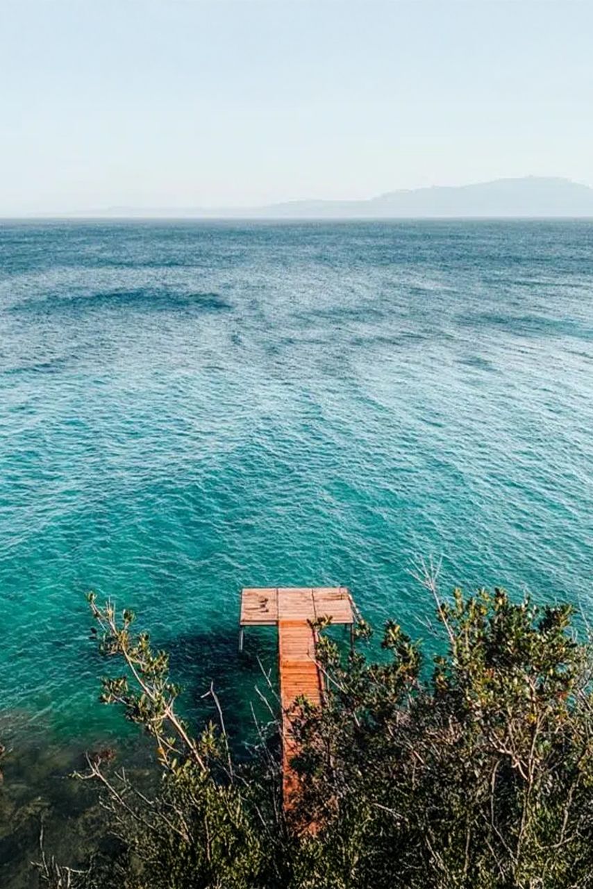 Assos’ta Denize Nerede Girilir? En Güzel Koylar ve Plajlar