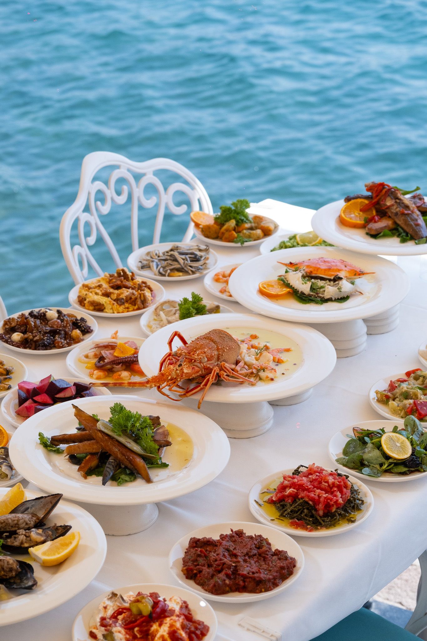 Antik Liman’ın En Lezzetli Buluşma Noktası: Palamud Restaurant